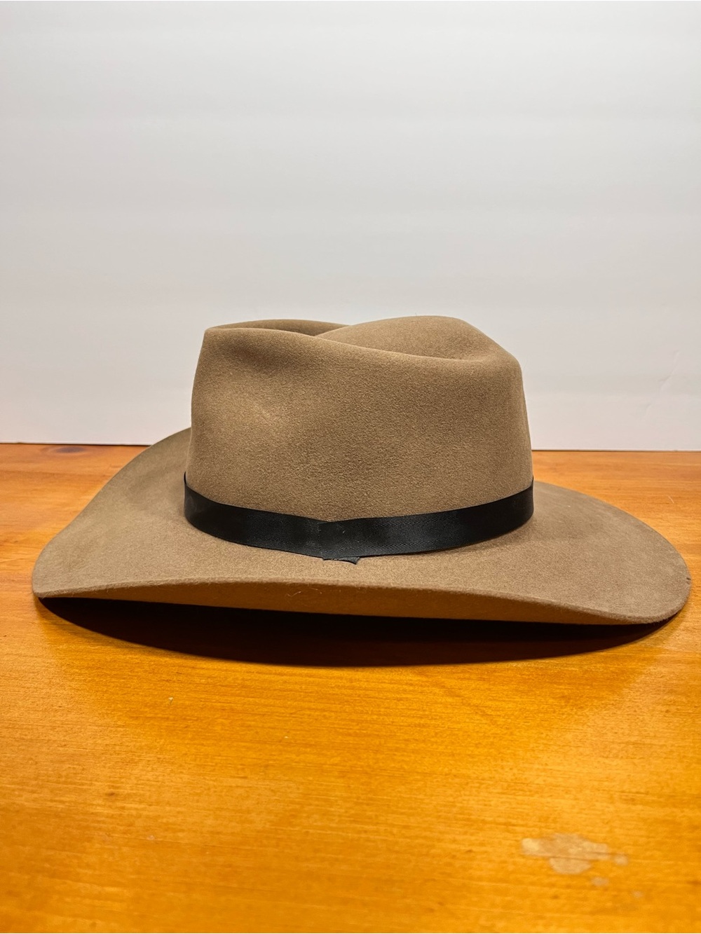 Akubra Beige/Tan Pure Fur Felt Hat